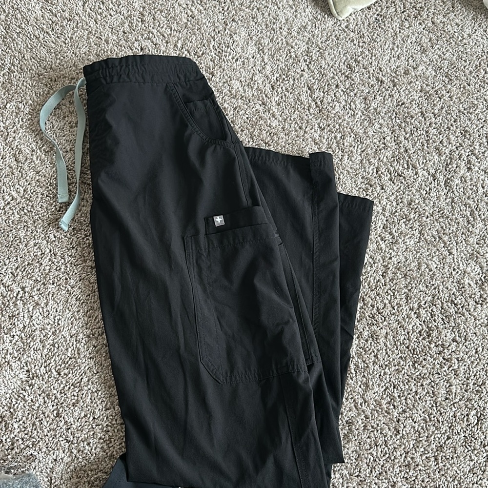 FIGS CARGO SCRUB PANT